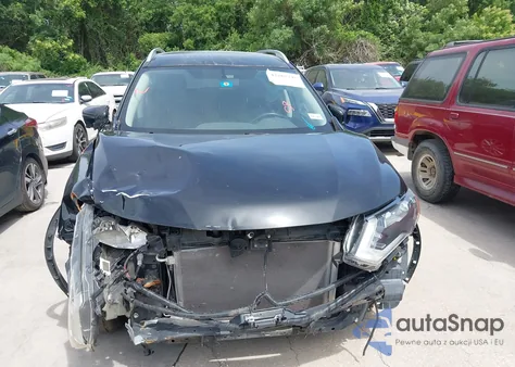 2017 Nissan Rogue Sv z USA, uszkodzony, nr VIN JN8AT2MT4HW403469